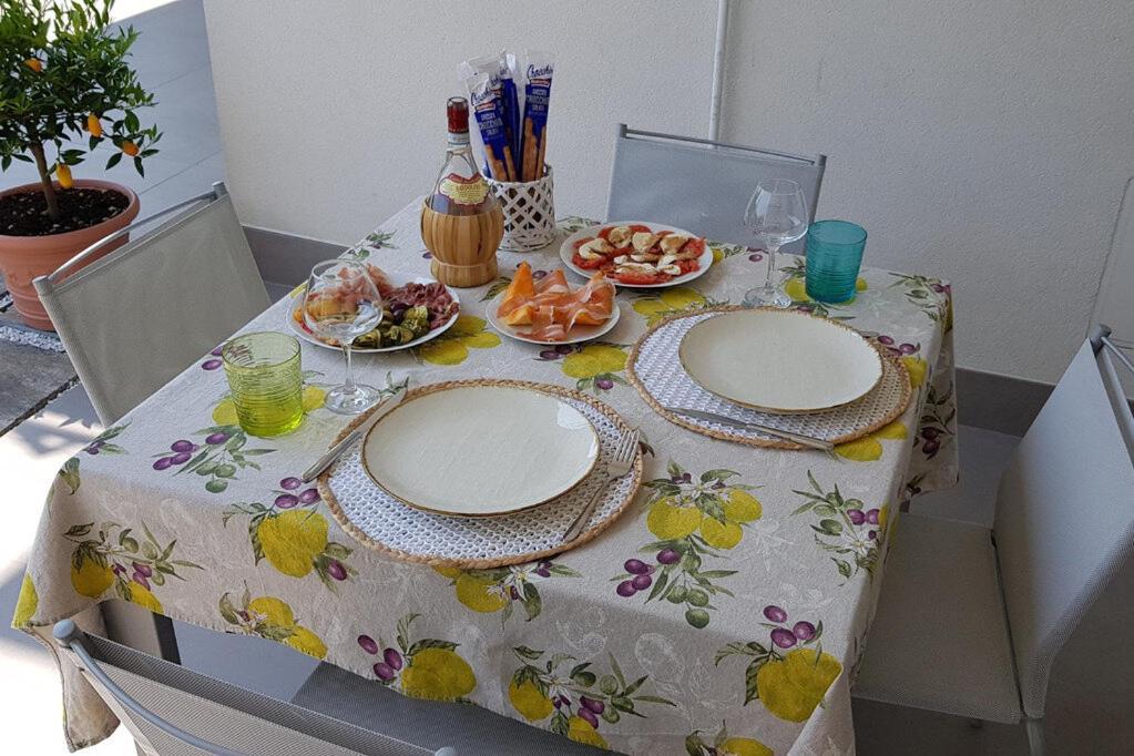 Residence Olivi - Panorama Lake View, Pool, Terrace, Garden, Wifi 토스콜라노마데노 외부 사진